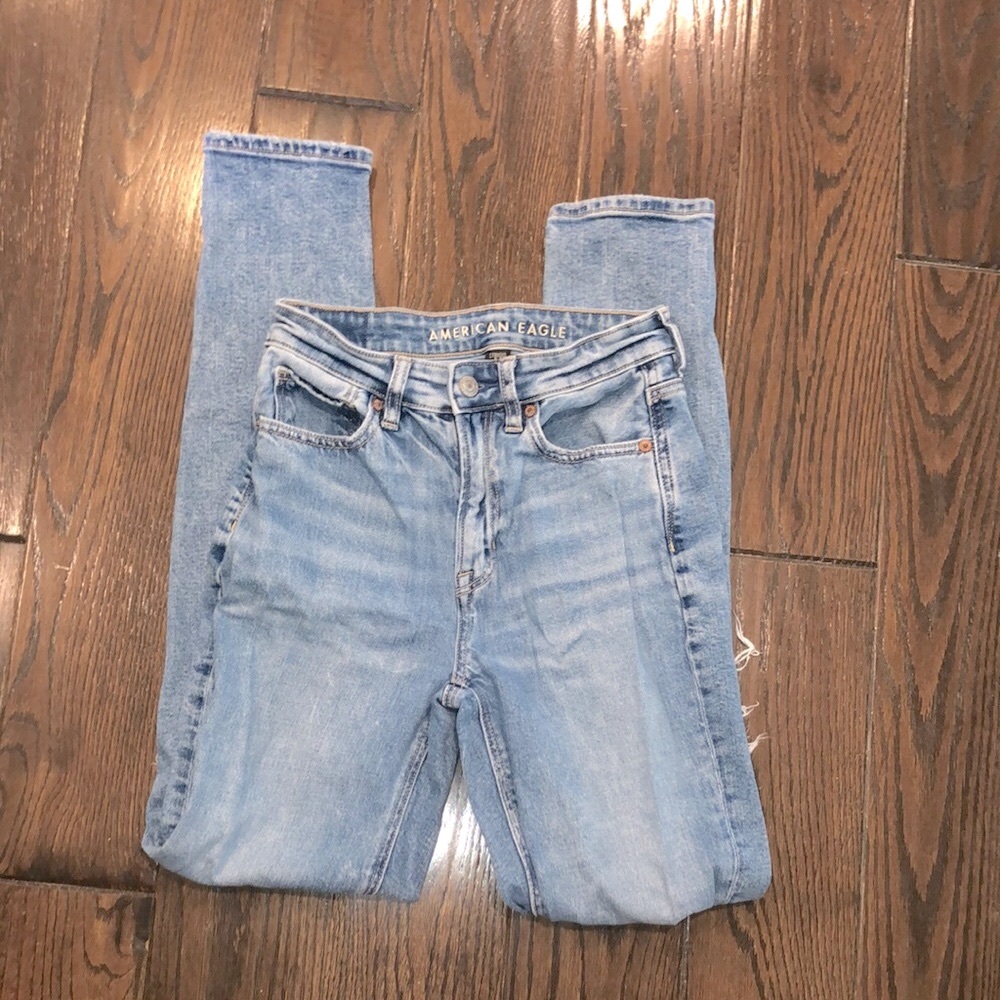 American eagle MOM jeans size 00 long distressed